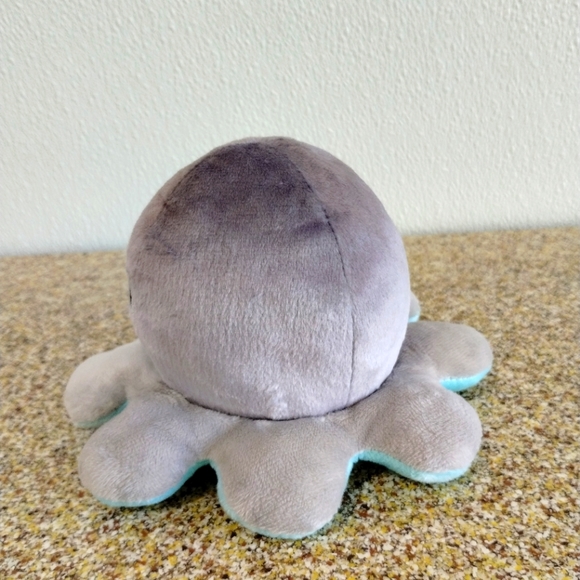 ∆TeeTurtle Reversible Plushies Black Gray Octopus Plushie Snowflake Cloud Fidget - Picture 6 of 17